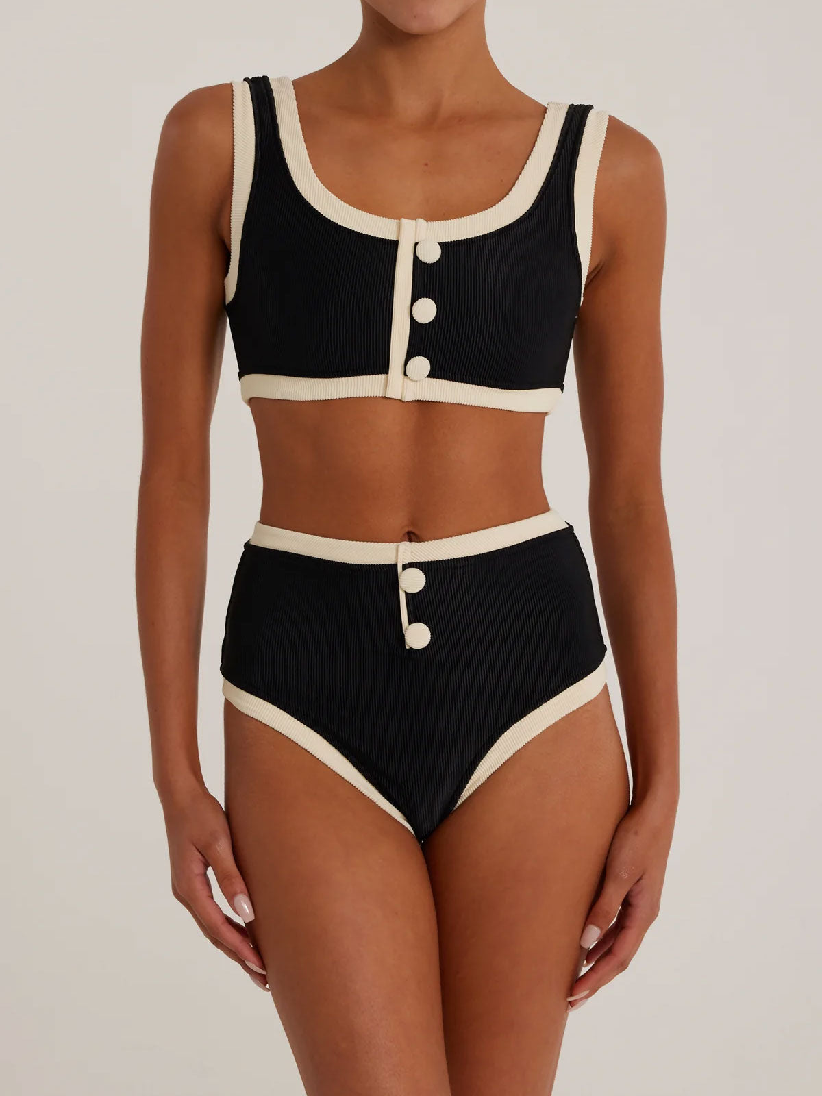 Bikini-Set mit Kontrastbesatz, Knöpfen, hoher Taille und luxuriösem Rippenmuster