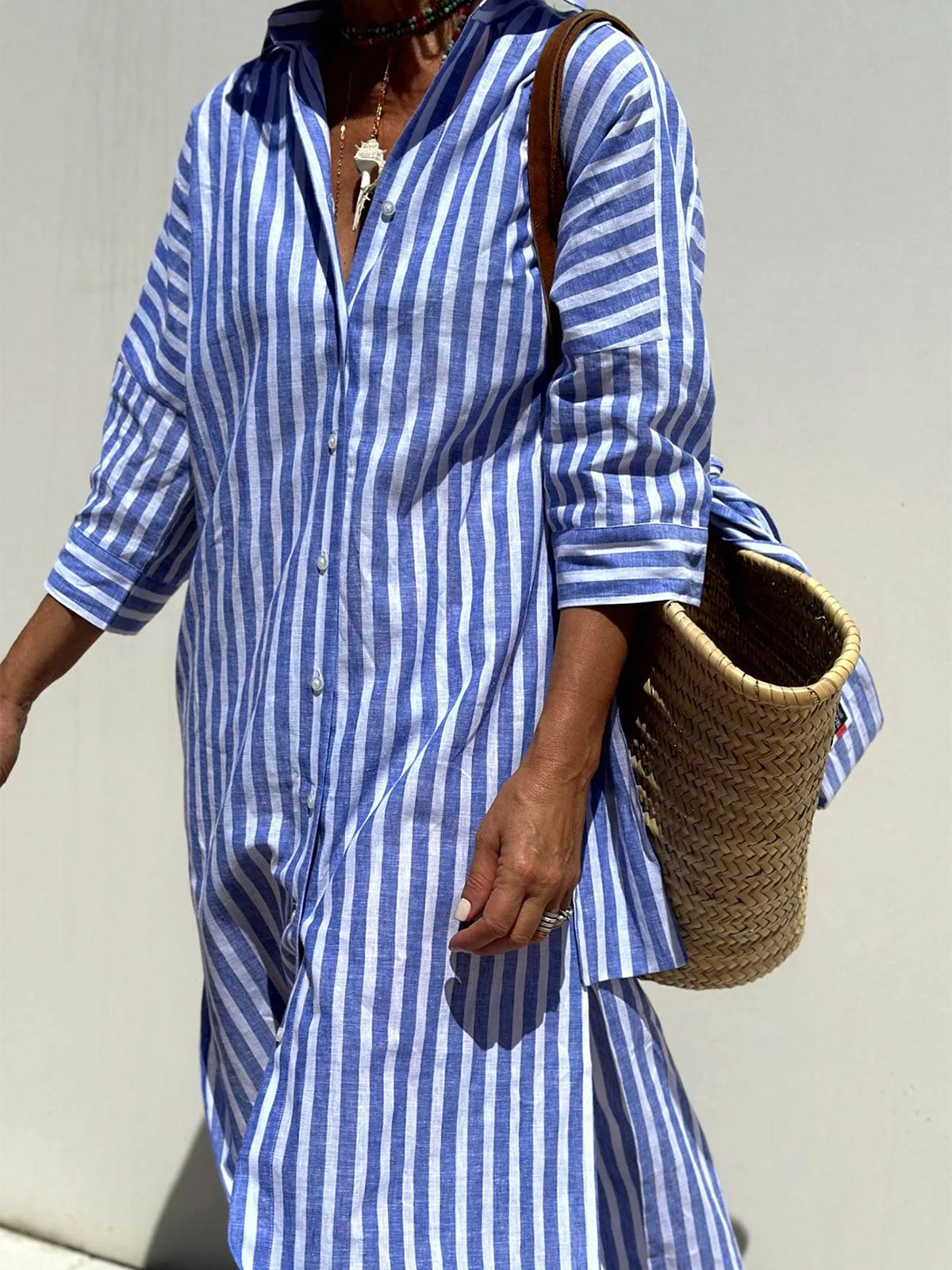 Resort Hemd-Kleid mit Kragen, Knopfleiste, halben Ärmeln und Schlitz im Mustermix