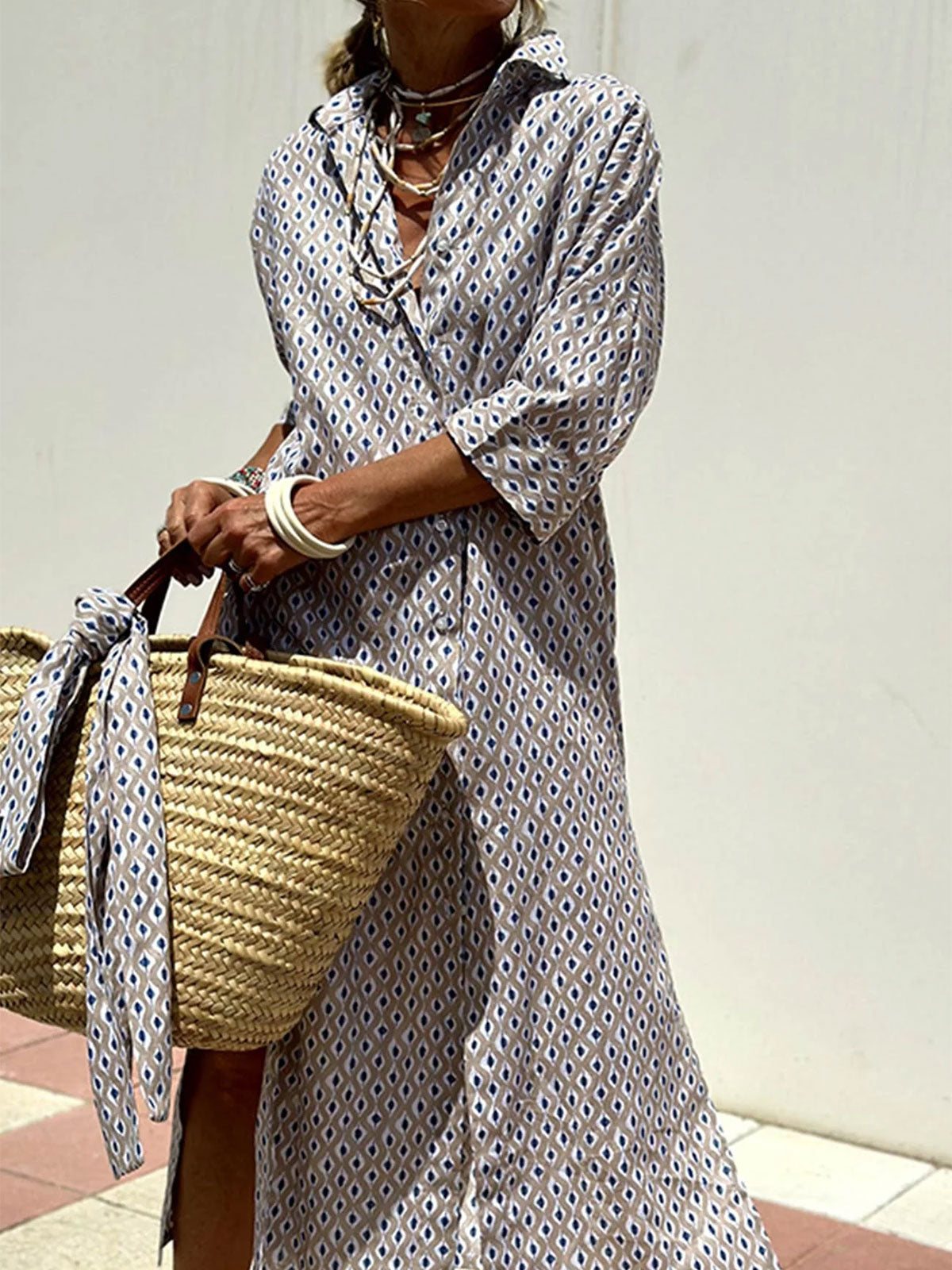 Resort Hemd-Kleid mit Kragen, Knopfleiste, halben Ärmeln und Schlitz im Mustermix