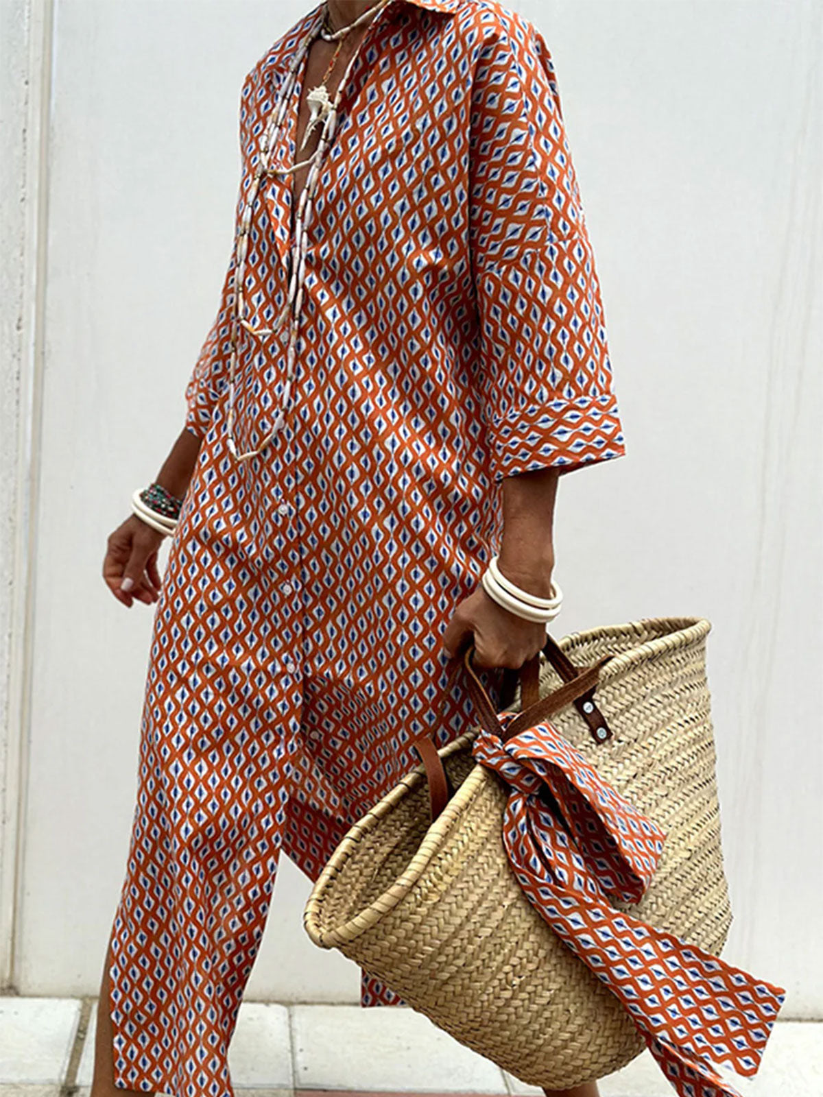 Resort Hemd-Kleid mit Kragen, Knopfleiste, halben Ärmeln und Schlitz im Mustermix