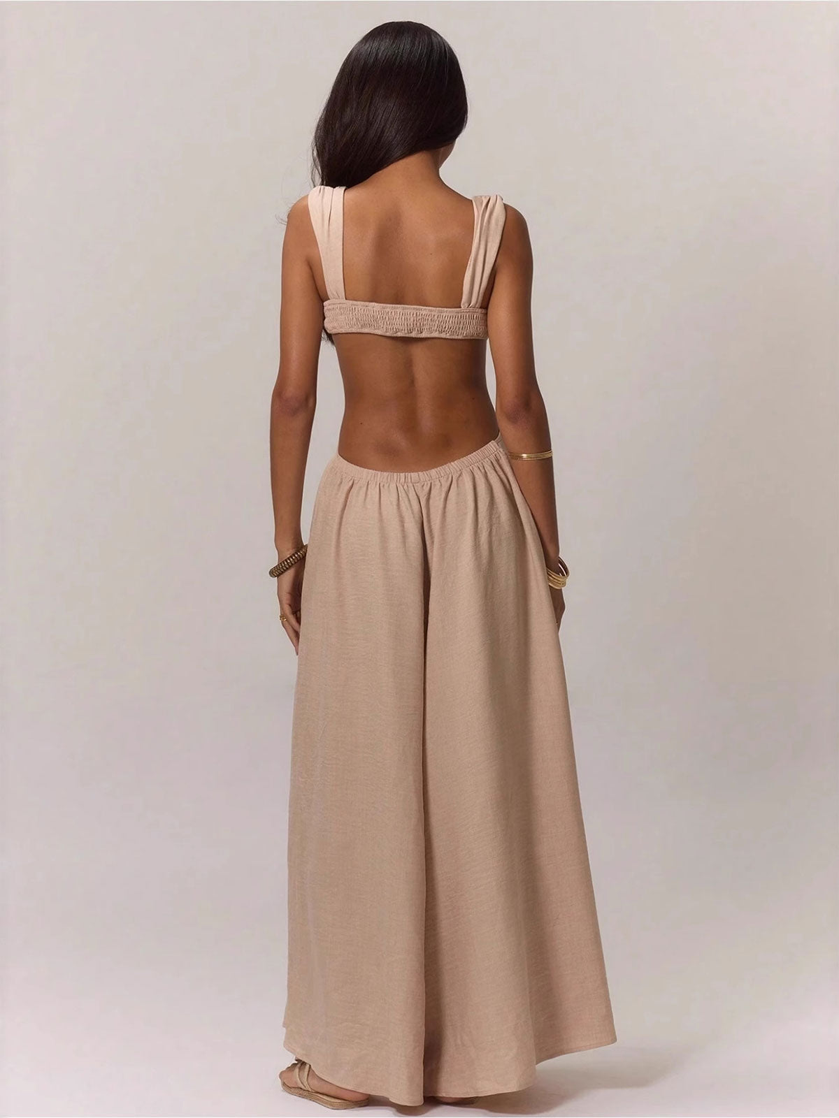 Sexy Neckholder-Overall mit Cut-Outs und weitem Bein