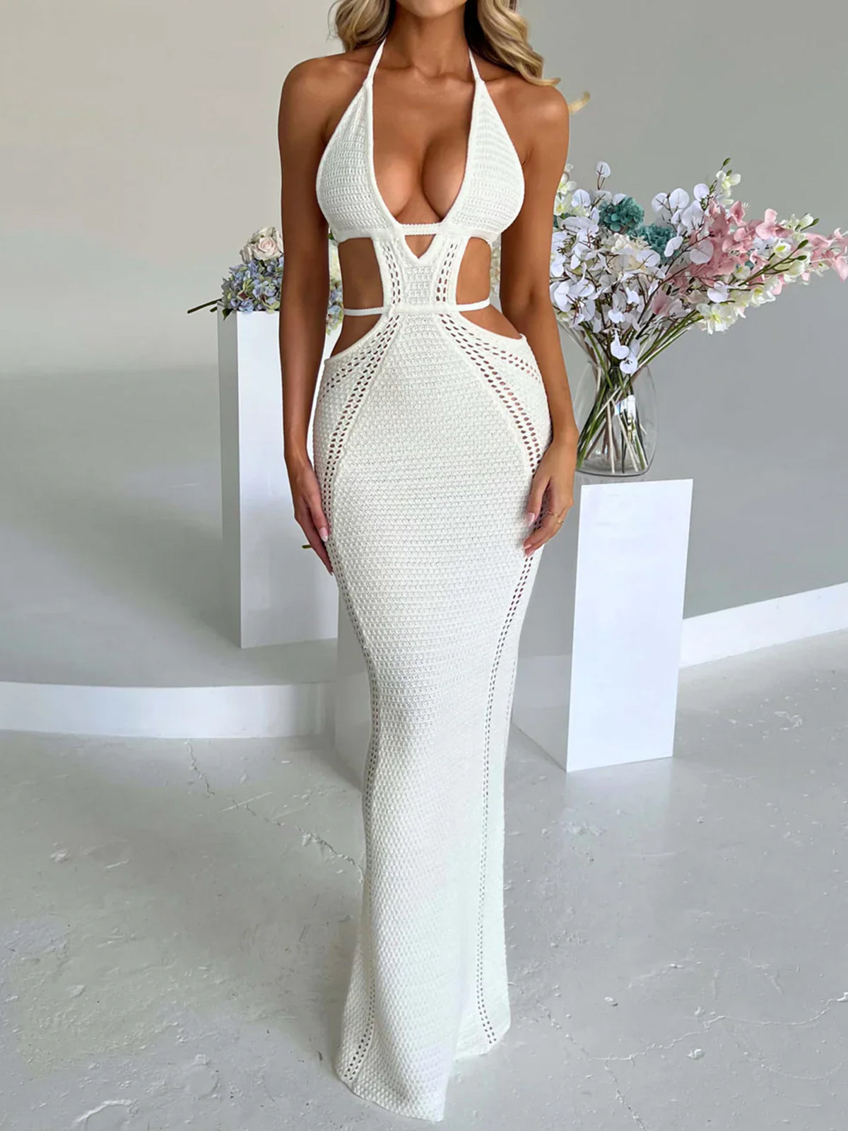 Sexy tie-backless Häkel-Strand-Maxikleid mit tiefem Ausschnitt