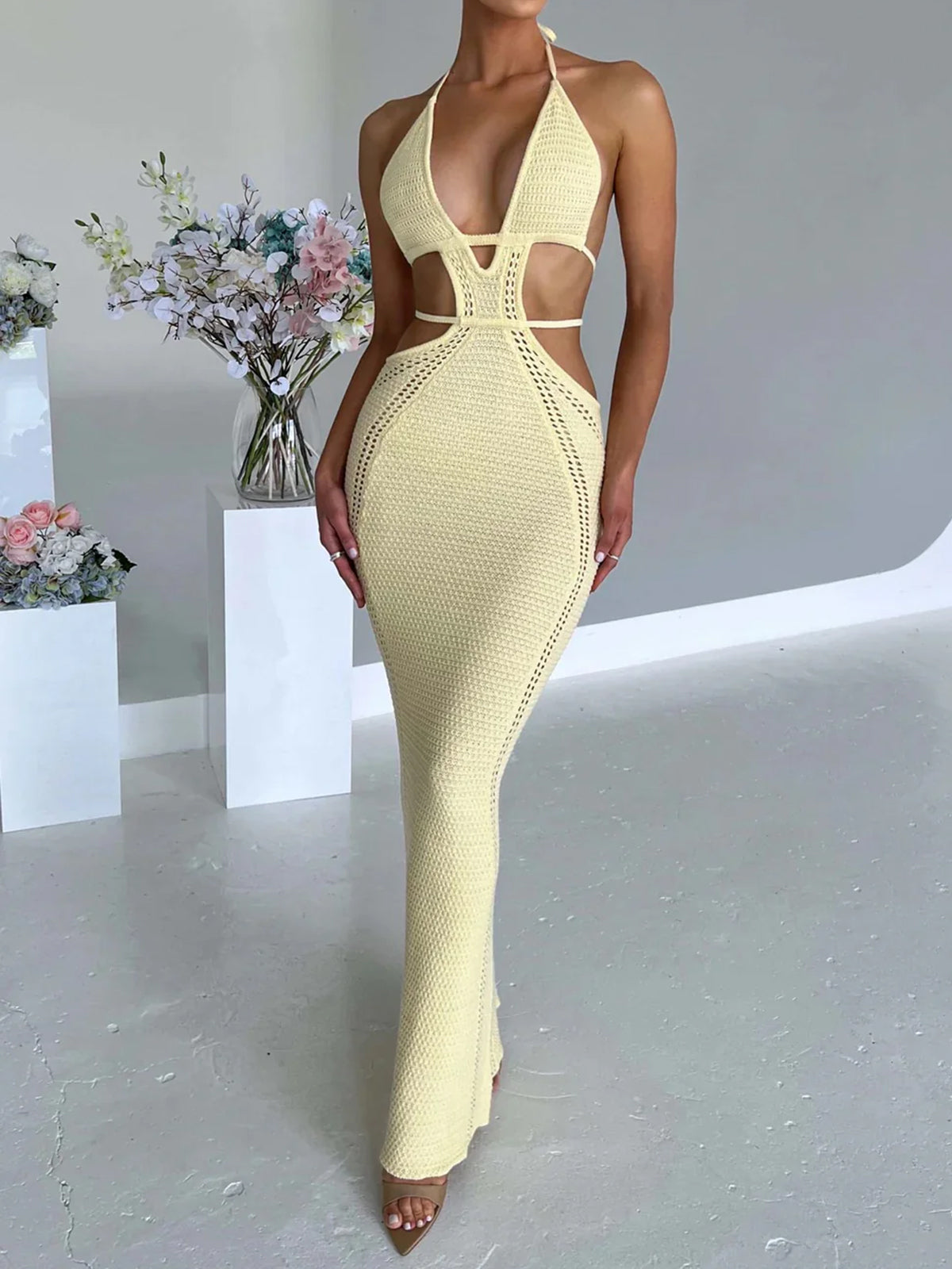 Sexy tie-backless Häkel-Strand-Maxikleid mit tiefem Ausschnitt