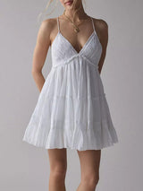 Sexy Babydoll-Minikleid mit V-Ausschnitt, Blumenstickerei und Stufenrock für den Urlaub