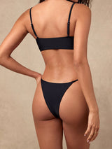 Glitzerndes, genietetes, hoch geschnittenes brasilianisches freches eckiges Crop-Zweiteiler-Bikini-Set